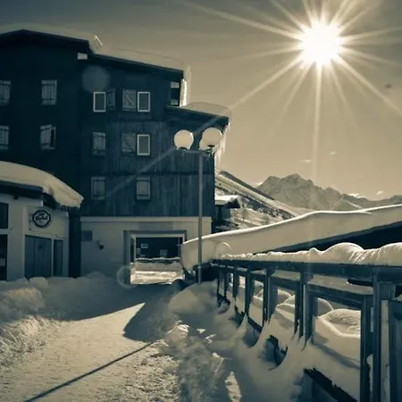 فندق Turan لو دوز آلب